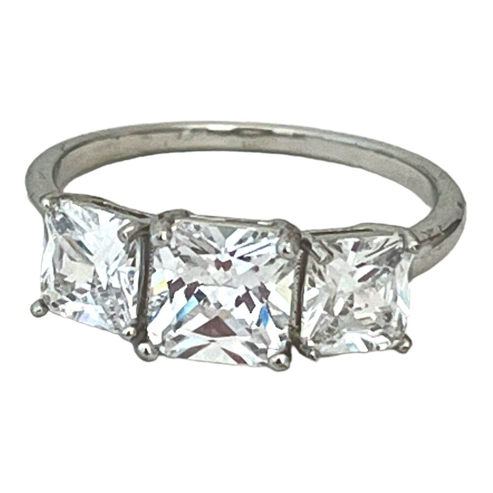 New Three Stone CZ Ring Princess Cut Cubic Zirconia Silver Tone Size 9 - 5V